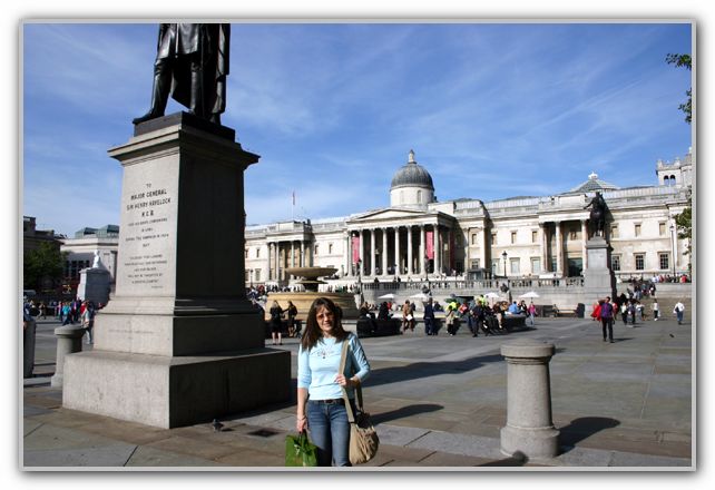 BJ a Trafalgar Sqr London